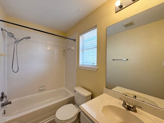 Building Photo - 3516 Bratton Heights Dr