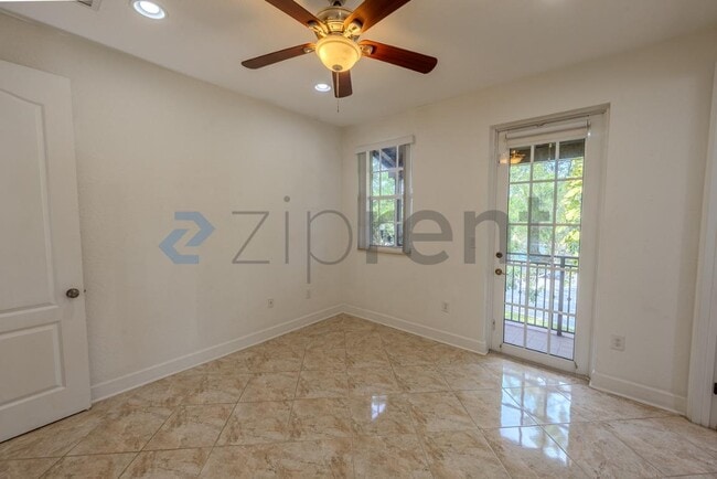 Building Photo - 708 SW 147th Ave