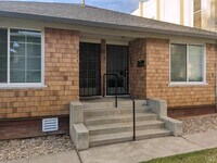 Building Photo - 714 Carolina St