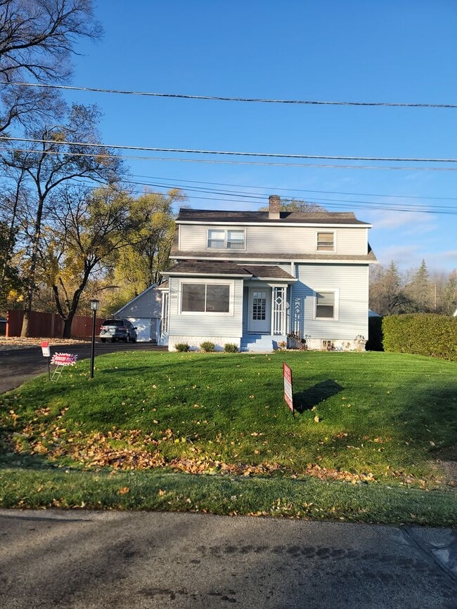 Building Photo - 2887 S 128th St