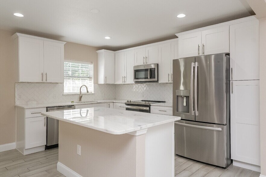 Building Photo - 9622 N Ojus Dr