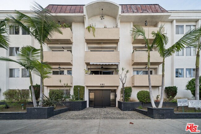 Building Photo - 131 Orlando Ave