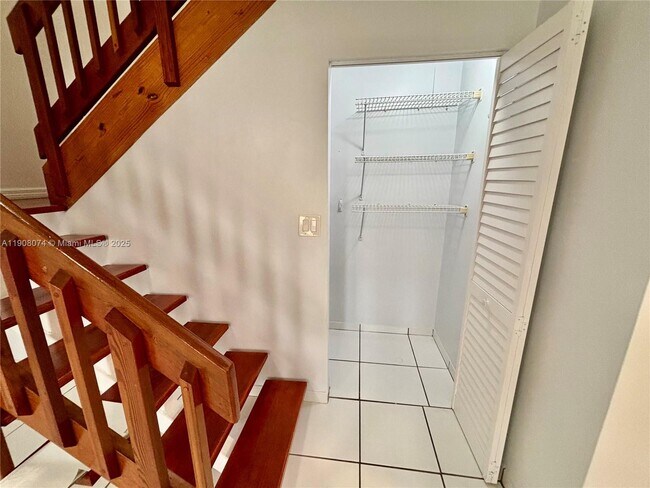 Building Photo - 11820 SW 80th St