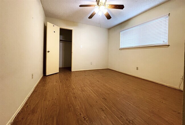 Building Photo - 6203 Gladewell Dr