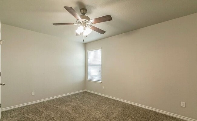 Building Photo - AVAILABLE NOW - Cozy Temple Townhome