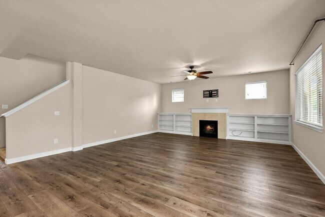 Building Photo - 15592 Chad Dr SE