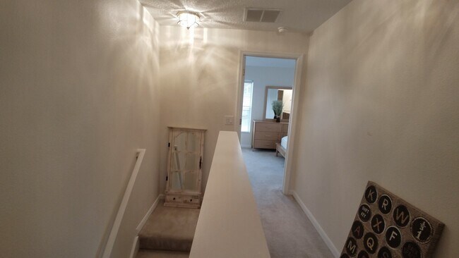 Building Photo - Beautiful Furnished 2/2.5  Pool View Condo x Rent Close to Universities.