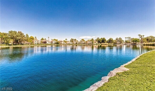 Building Photo - 3151 N Soaring Gulls Dr