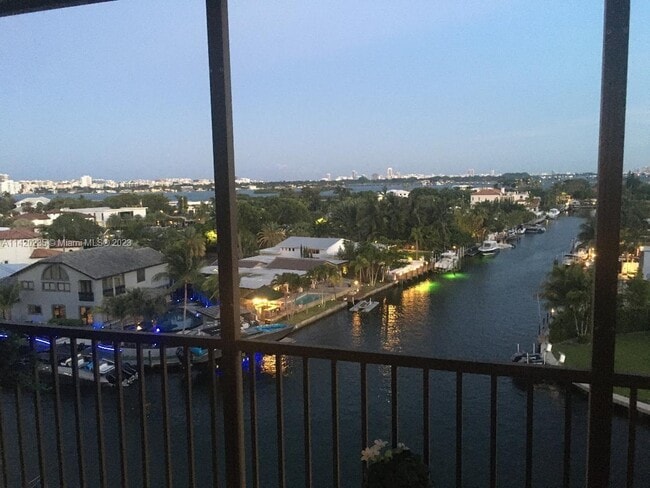 Building Photo - 2500 NE 135th Ter