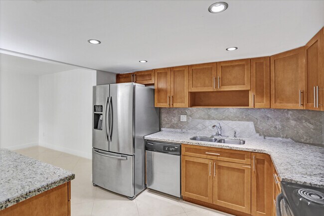 Primary Photo - 20291 NE 30th Ave