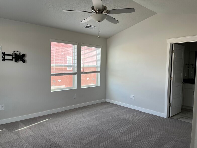 Building Photo - 2149 N 750 W