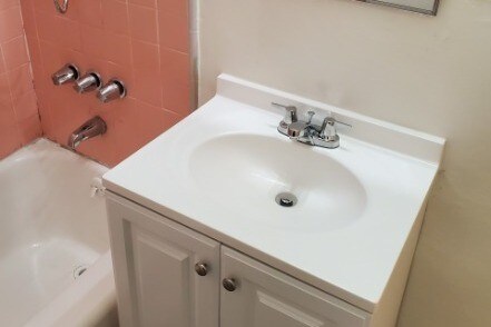 Building Photo - 14122 Delano St