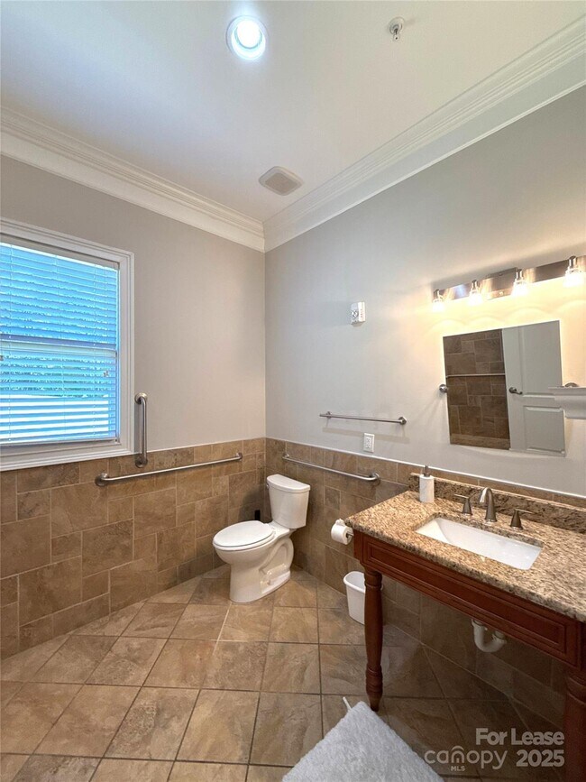 Building Photo - 14019 Thompson Rd