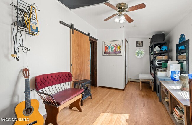 Building Photo - 517 Laurel Ave