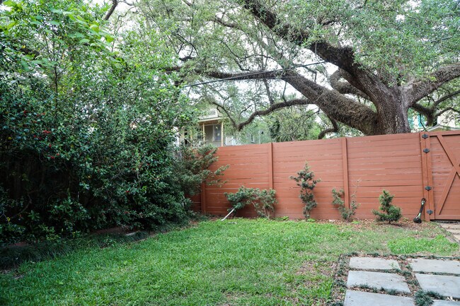 Building Photo - 1338 Fern St