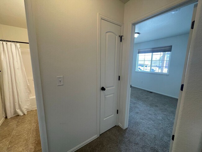 Building Photo - Low-Maintenance 3BR Ranch in Johnstown Far...
