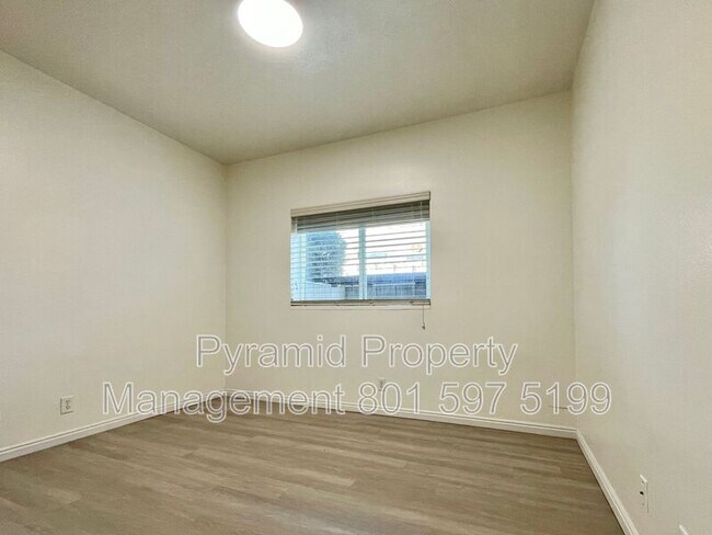 Building Photo - 1433 S 430 W