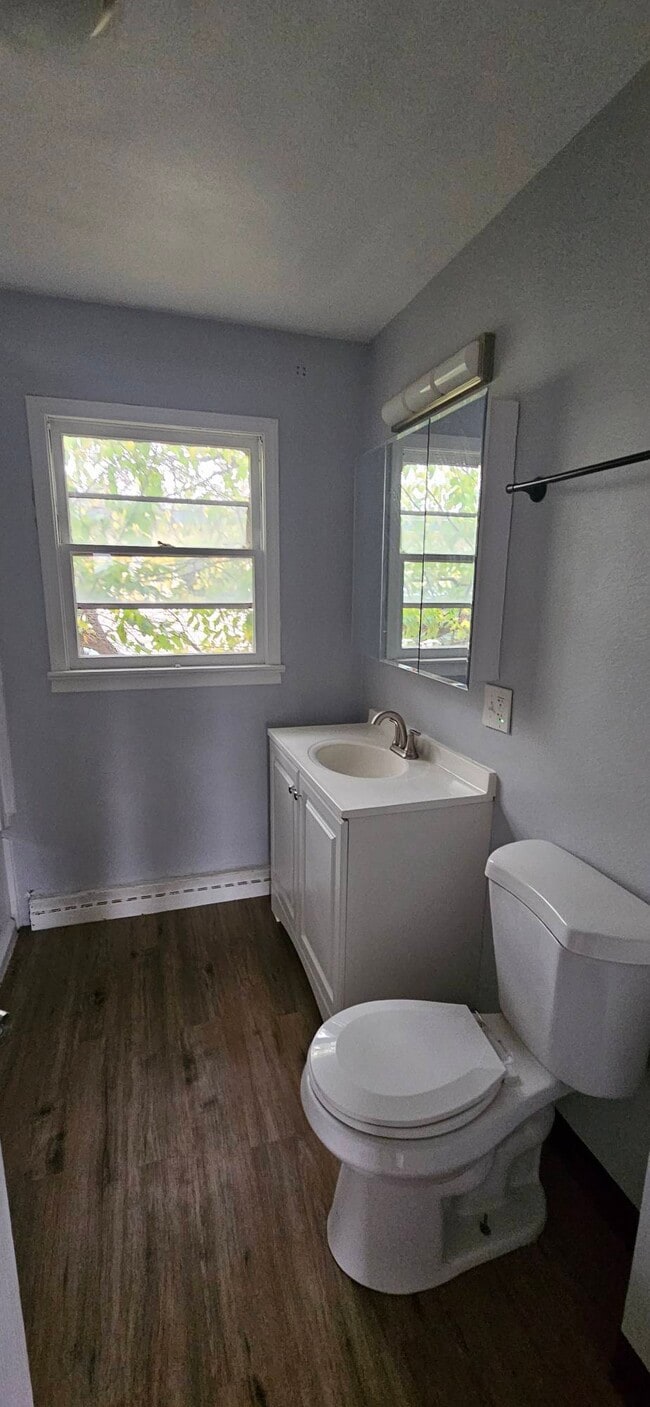 Building Photo - 1413 5th Ave NW