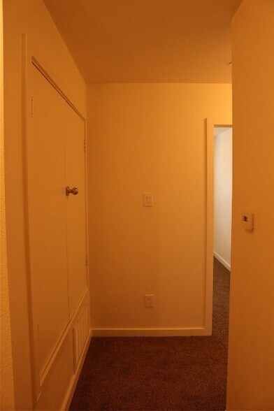 Building Photo - 10535 Mills Rd