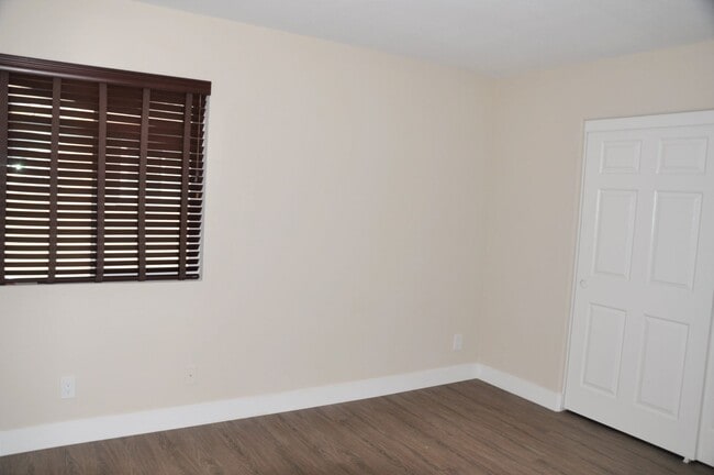 Building Photo - 15655 Iron Spring Ln