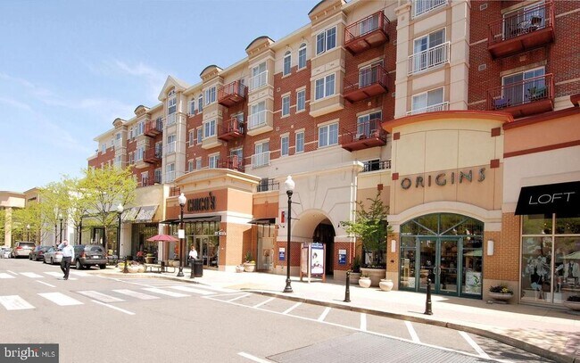 Building Photo - 900 N Garfield St