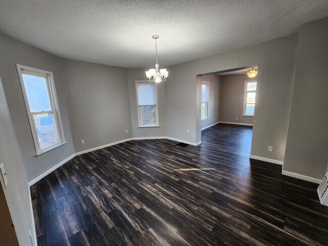 Building Photo - 4 bedroom house