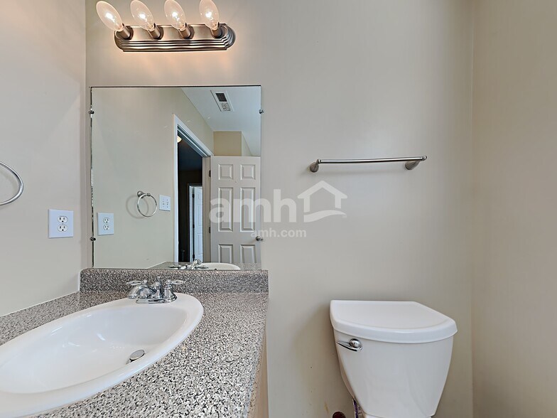 Building Photo - 4449 Oakbank Ln NW