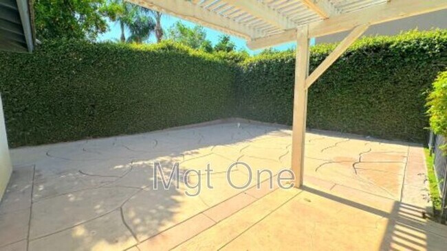 Building Photo - 1294 Baylor Pl