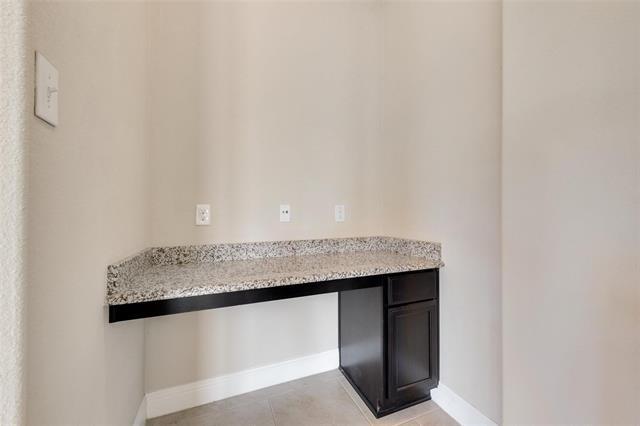 Building Photo - 15517 Drury Ln