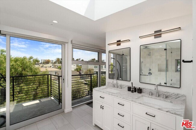 Building Photo - 483 Carroll Canal Ct