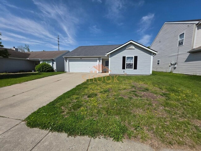 Building Photo - 3BR/2BA in East Side Lexington Farms!