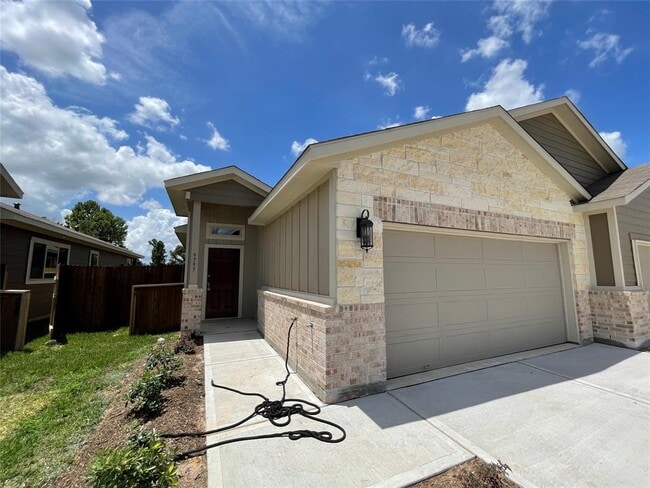 Primary Photo - 9797 Grosbeak Ln