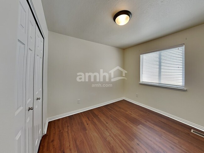 Building Photo - 4096 Juniper Hills Dr