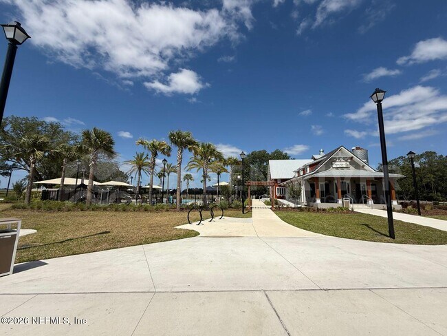 Building Photo - 2717 White Cedar Ln