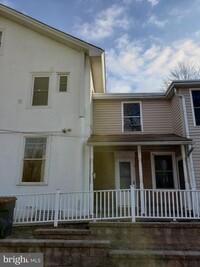 Building Photo - 662 E Marshall St
