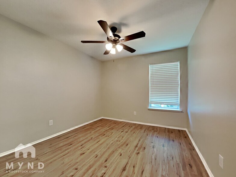 Building Photo - 18421 Sunrise Pines Dr
