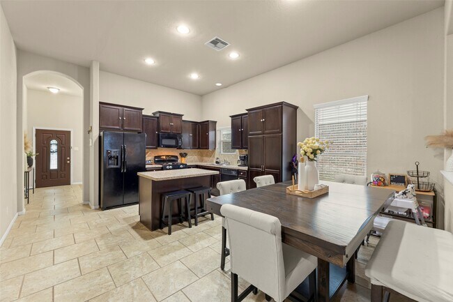 Building Photo - 2135 Harmon Crest Ct