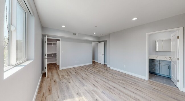 Building Photo - 5654 Elmer Ave