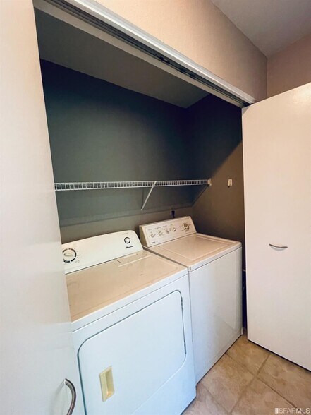 Building Photo - 8185 Mountain View Dr