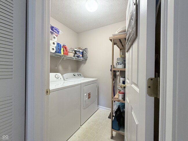 Building Photo - 14010 Avalon E Dr