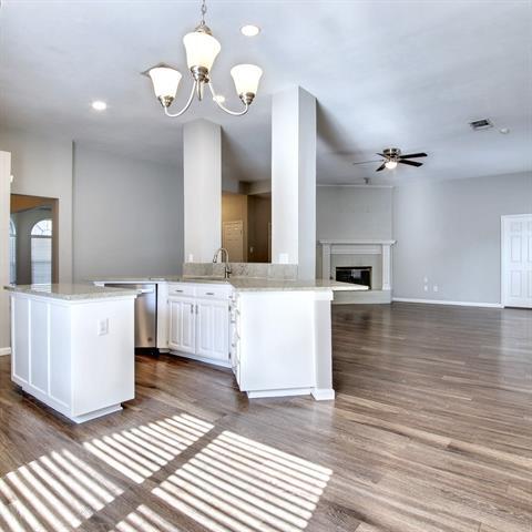 Building Photo - 3117 Cactus Dr