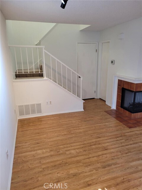 Building Photo - 2452 Chandler Ave