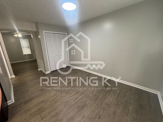 Building Photo - Updated 2-Bed, 1.5-Bath Townhome with a Garage!