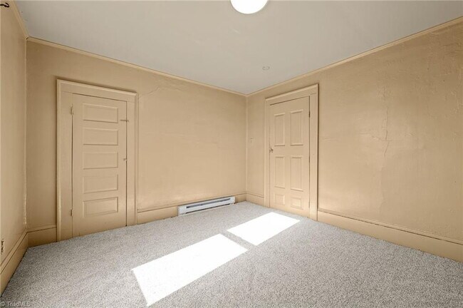 Building Photo - "Charming 3-Bedroom Home in the Heart of Winston-Salem-Pets Welcome Housing Vouchers Accepted!