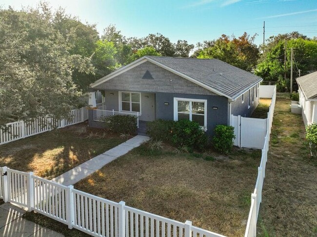 Building Photo - 4650 10th Ave S