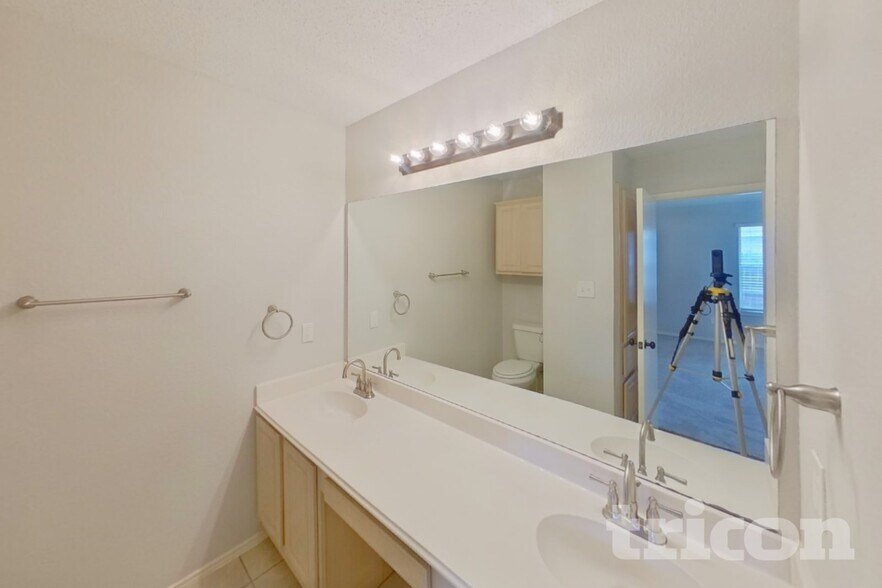 Building Photo - 757 Dema Ln