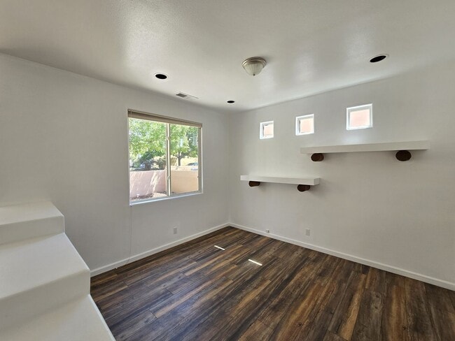Building Photo - 3 Woodflower Place