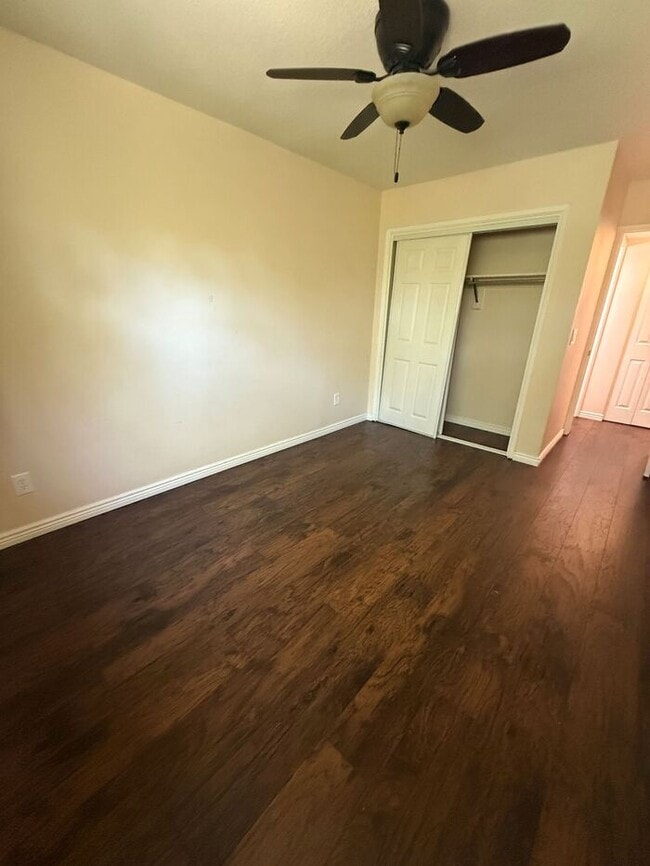 Building Photo - Townhome For Rent