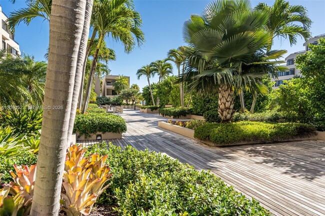 Building Photo - 151 Crandon Blvd