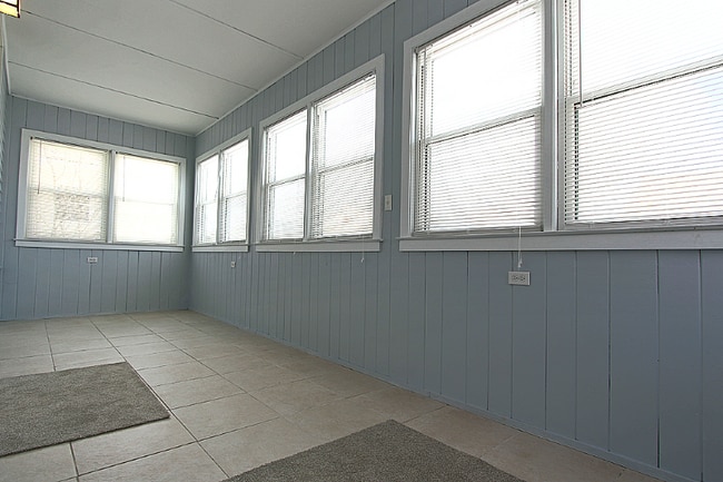 Building Photo - 1808 34th St